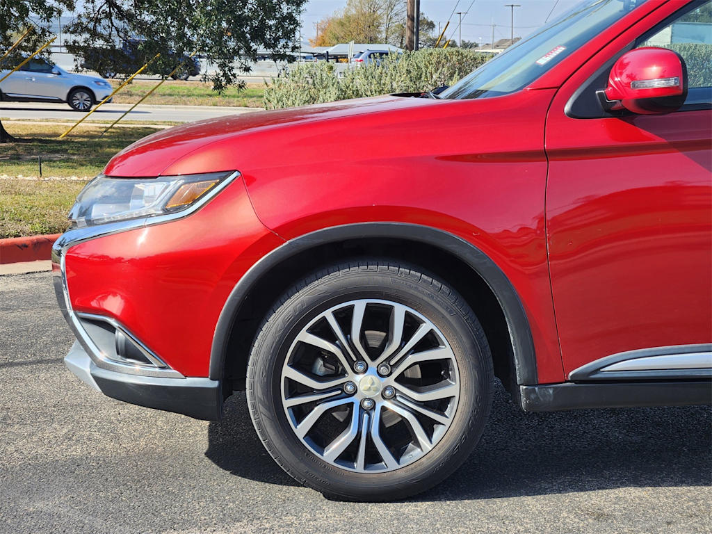 Thumbnail: 2018 Mitsubishi Outlander - 6