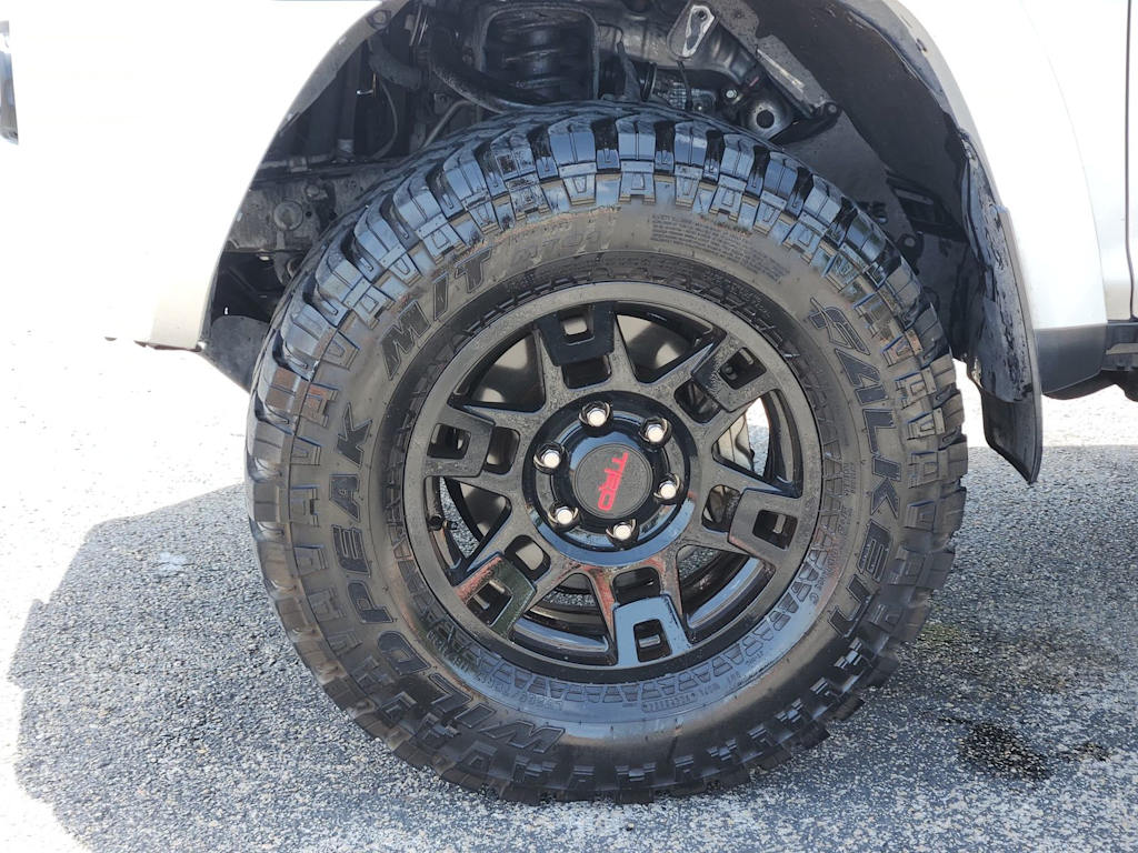 Thumbnail: 2018 Toyota 4Runner - 20