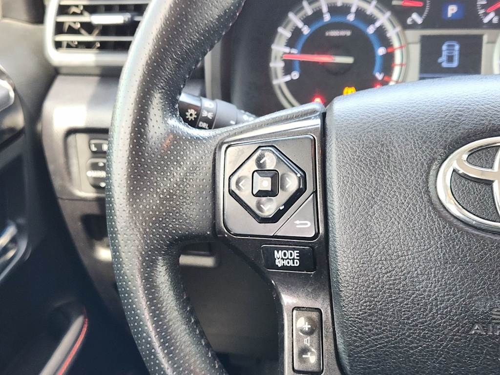 Thumbnail: 2018 Toyota 4Runner - 30