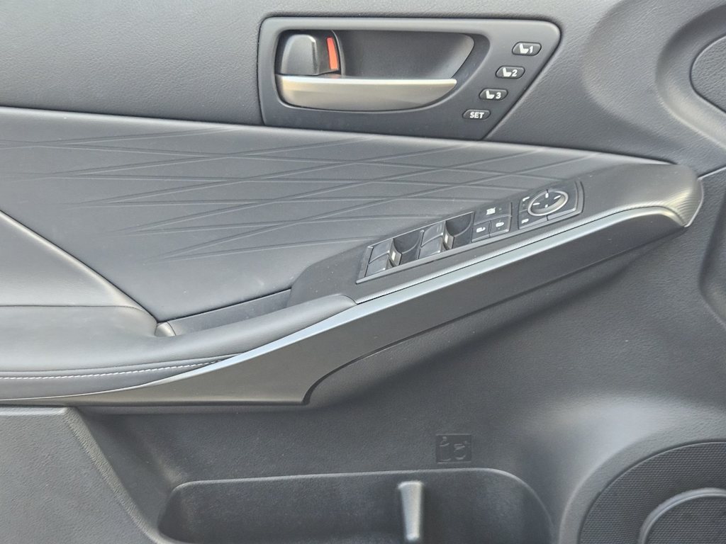 Thumbnail: 2024 Lexus ES - 27