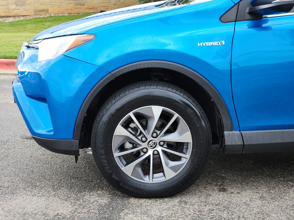 Thumbnail: 2018 Toyota RAV4 - 5
