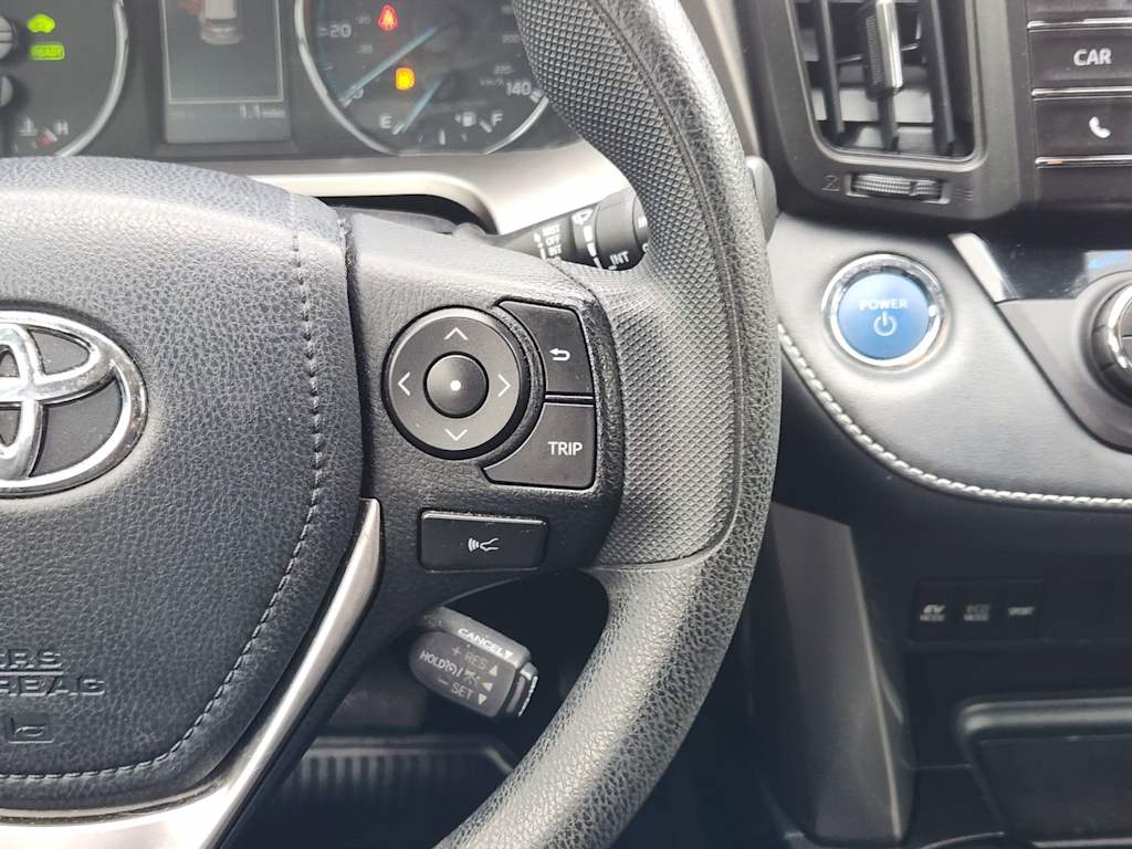 Thumbnail: 2018 Toyota RAV4 - 32