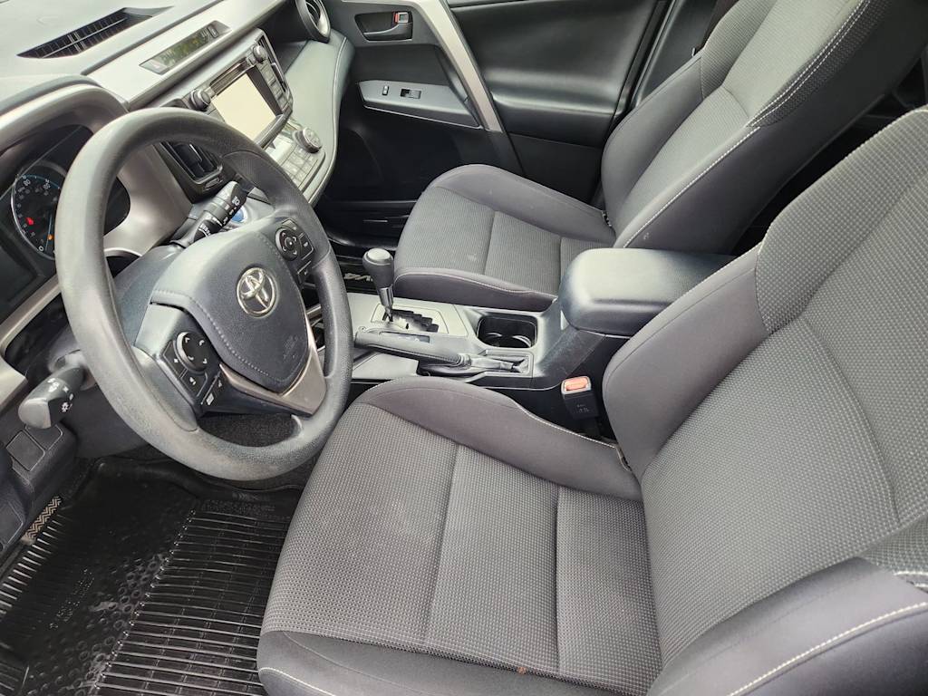 Thumbnail: 2018 Toyota RAV4 - 9