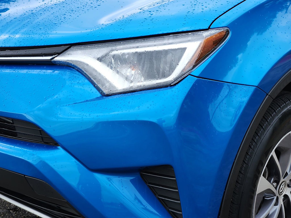 Thumbnail: 2018 Toyota RAV4 - 19