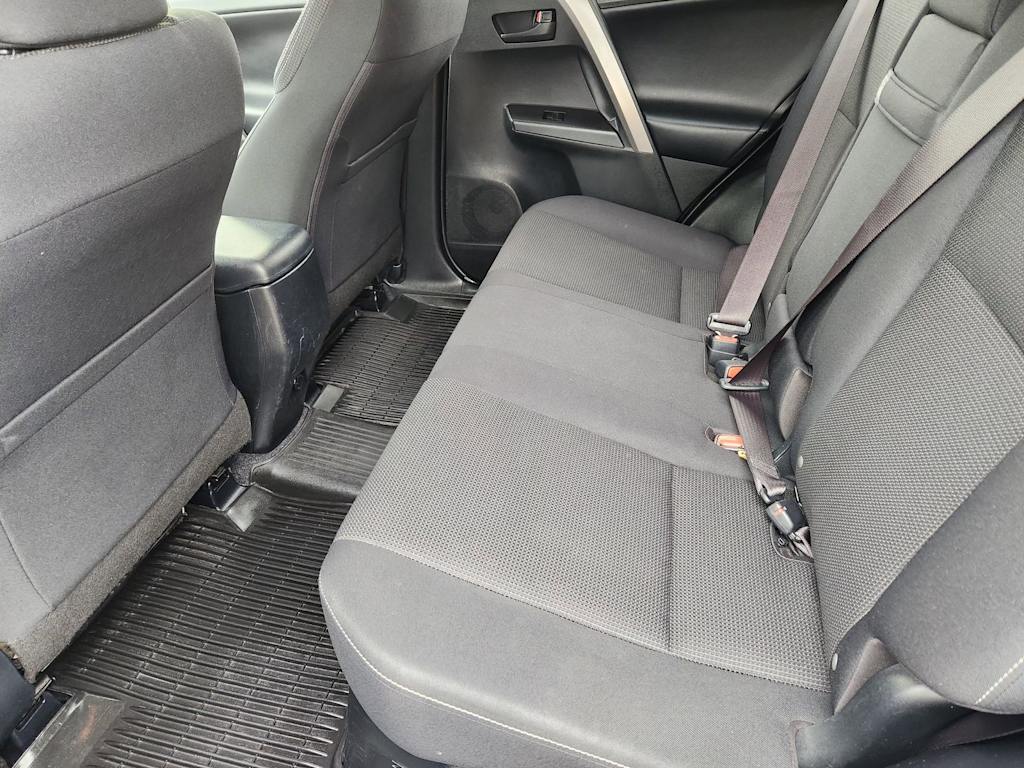Thumbnail: 2018 Toyota RAV4 - 10