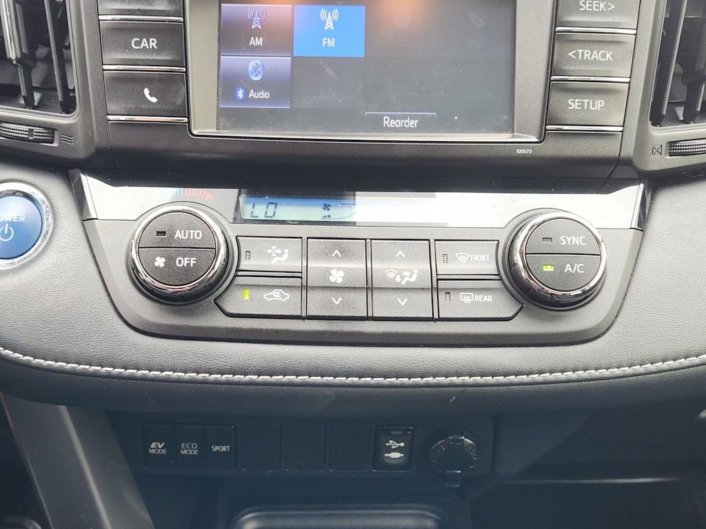 Thumbnail: 2018 Toyota RAV4 - 26