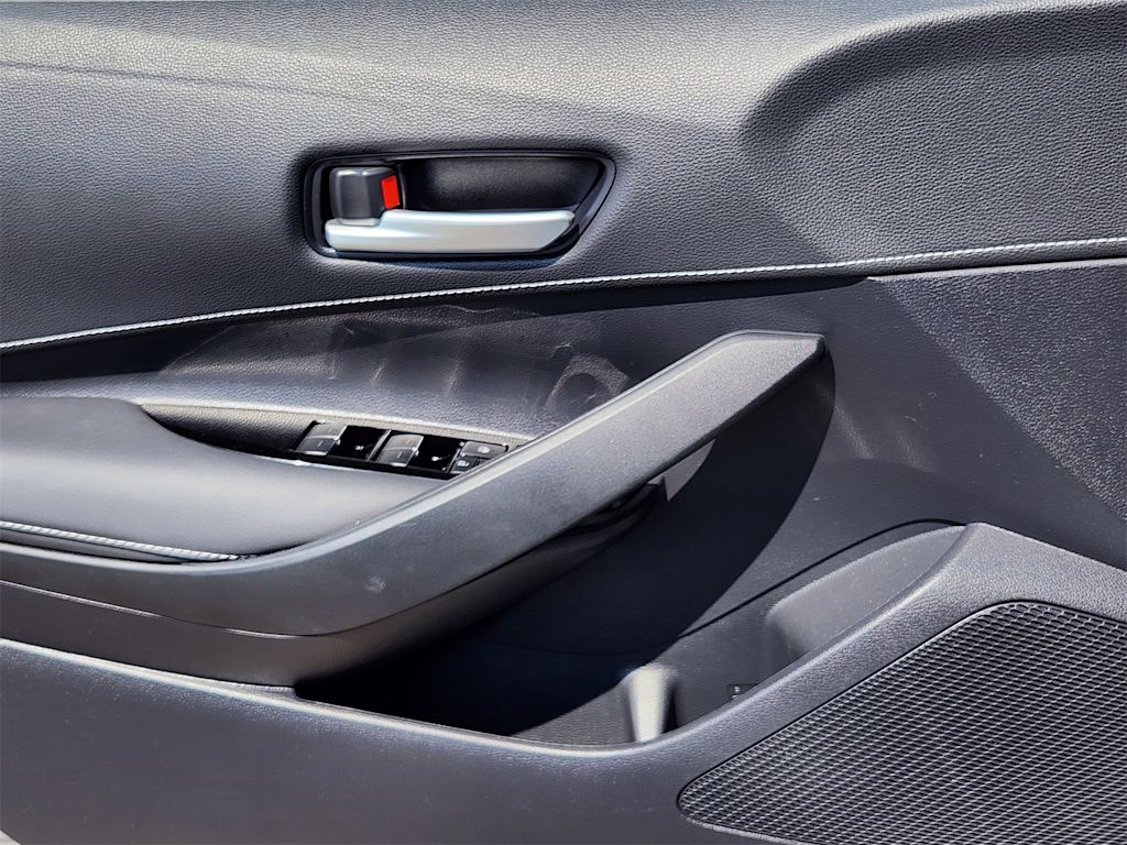 Thumbnail: 2022 Toyota Corolla - 28