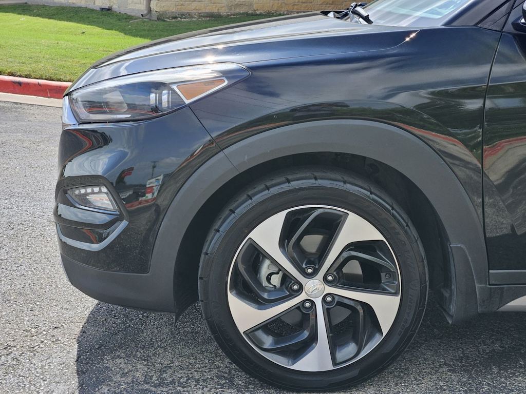 Thumbnail: 2017 Hyundai Tucson - 5