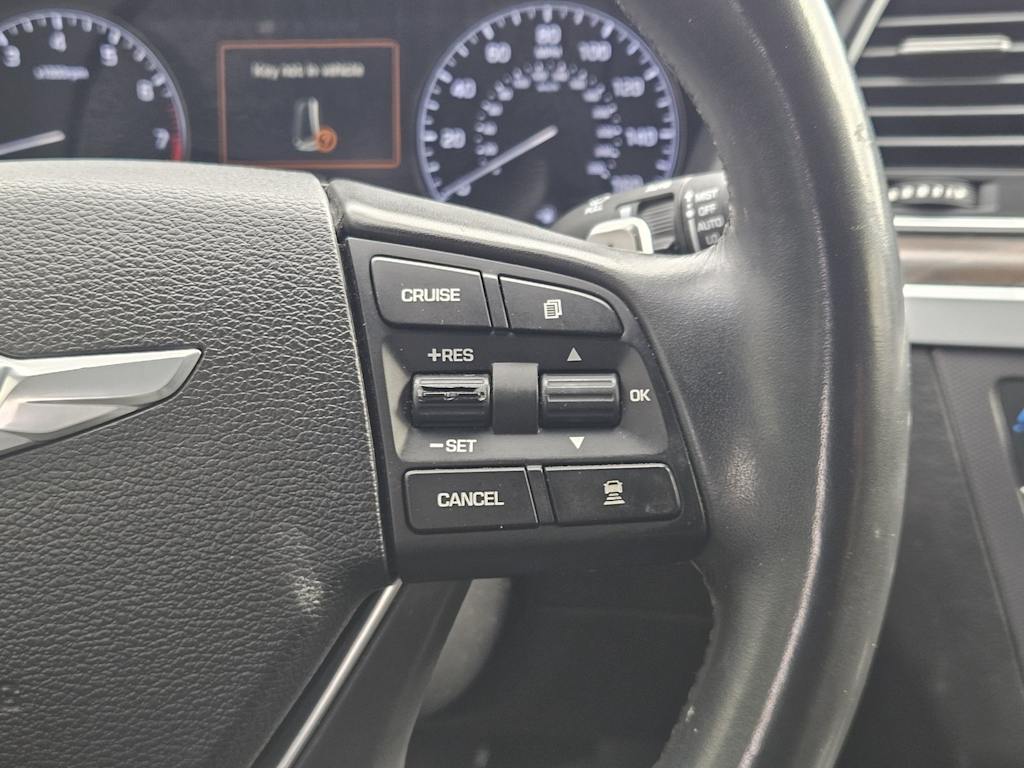 Thumbnail: 2015 Hyundai Genesis - 28