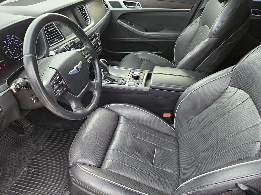 Thumbnail: 2015 Hyundai Genesis - 8