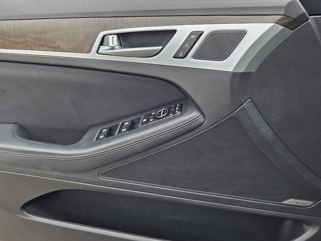 Thumbnail: 2015 Hyundai Genesis - 25