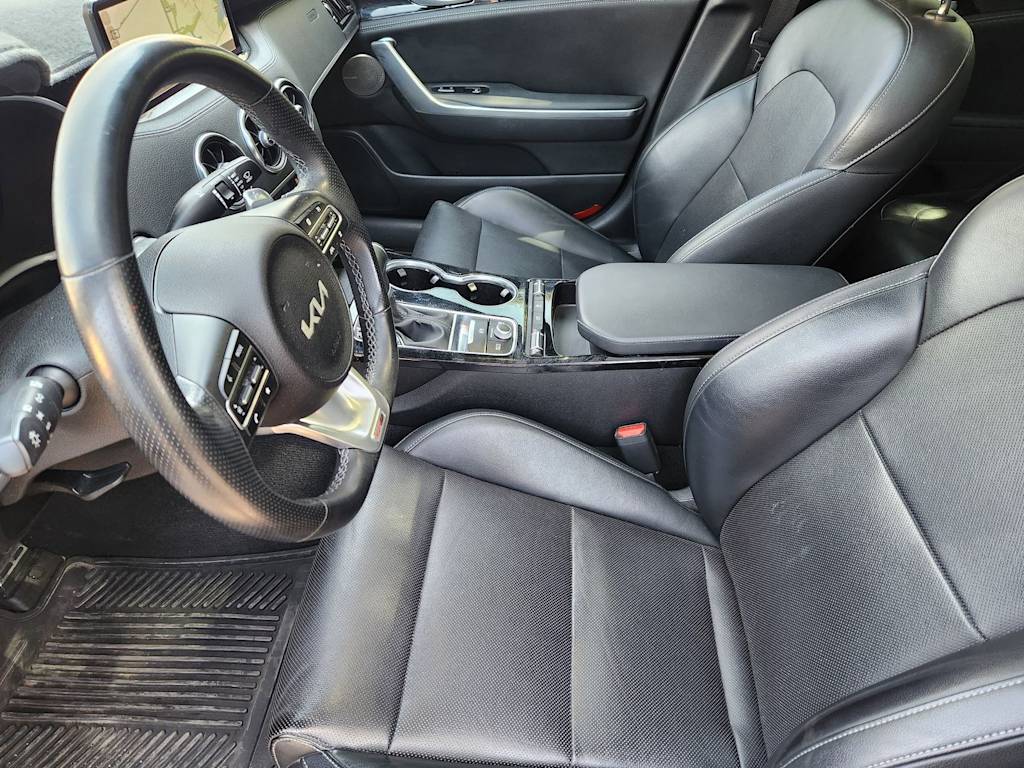 Thumbnail: 2022 Kia Stinger - 9