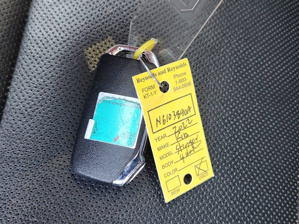 Thumbnail: 2022 Kia Stinger - 16