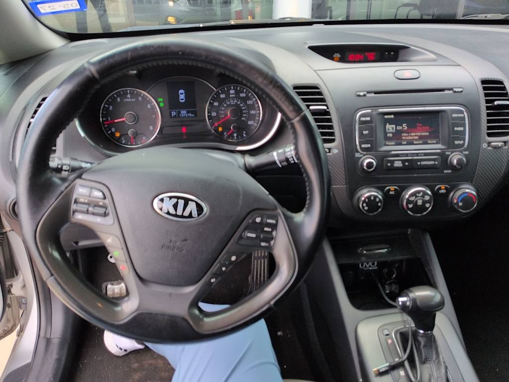 Thumbnail: 2015 Kia Forte - 6