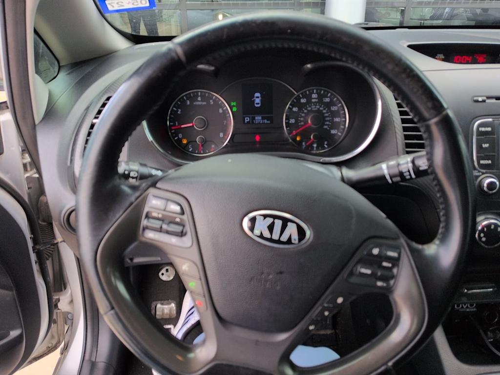 Thumbnail: 2015 Kia Forte - 9