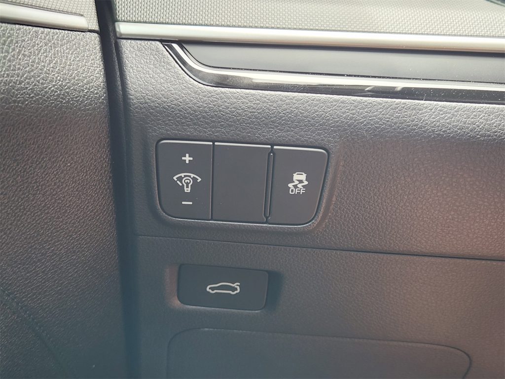 Thumbnail: 2026 Kia K5 - 26