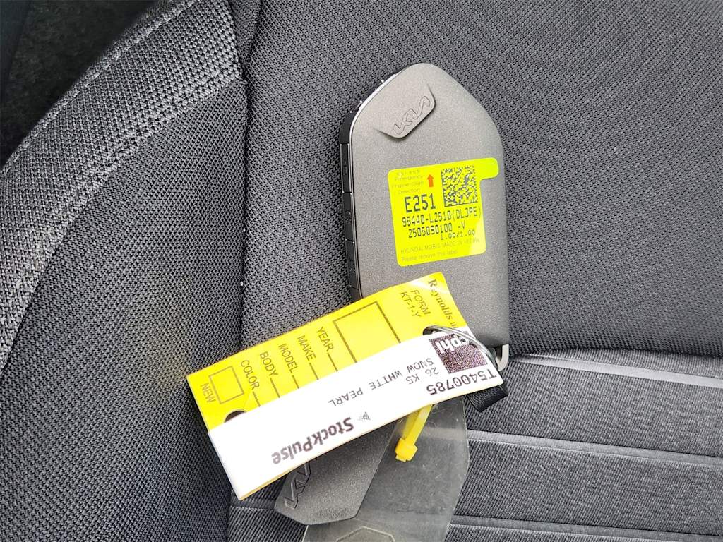 Thumbnail: 2026 Kia K5 - 16