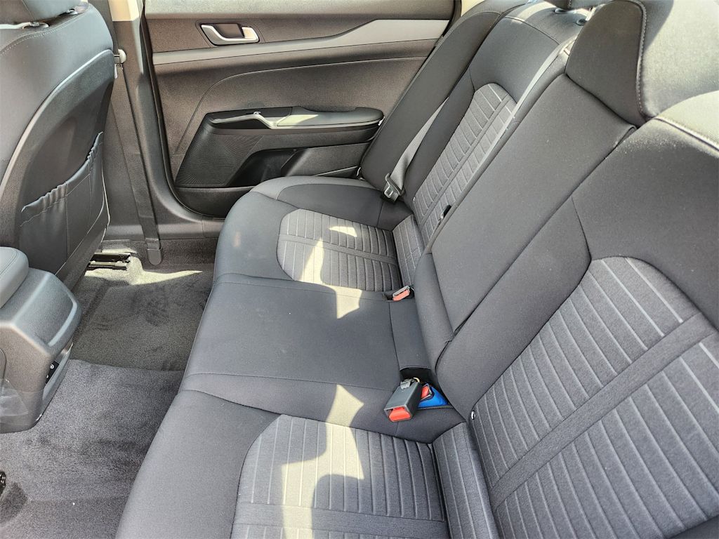 Thumbnail: 2026 Kia K5 - 10