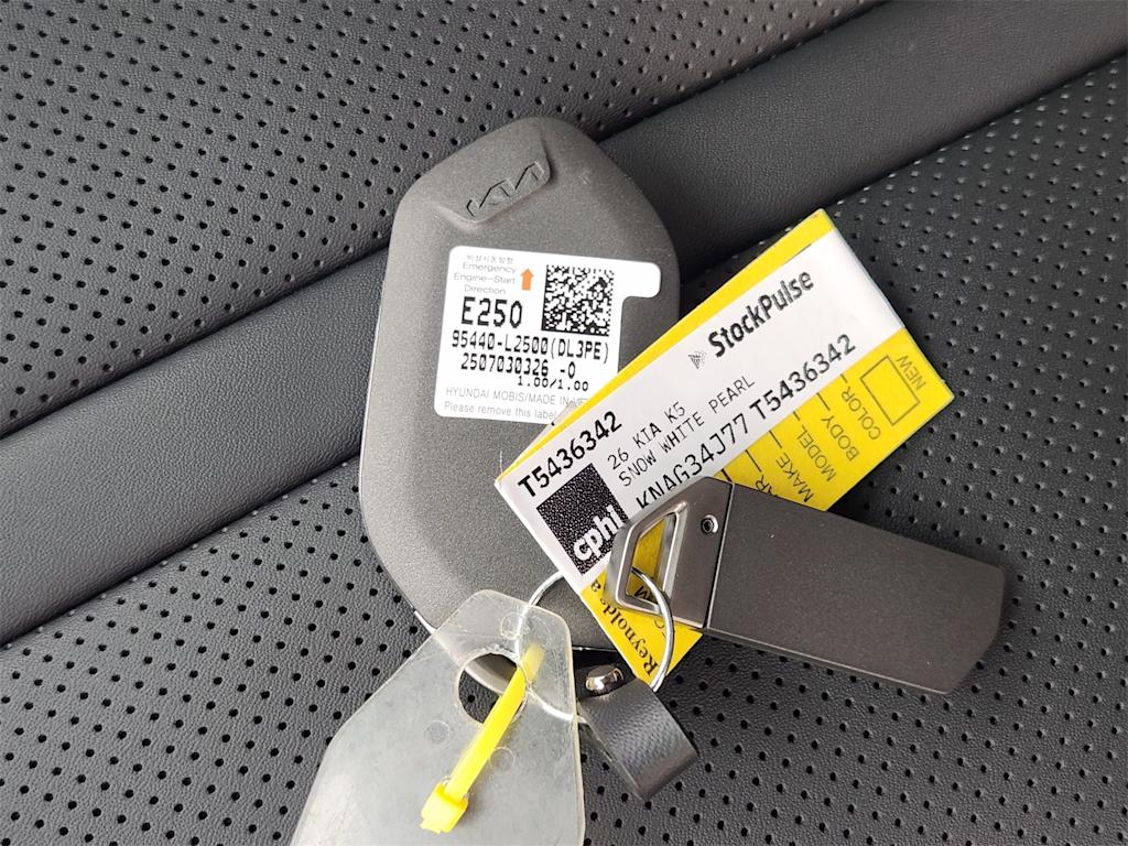 Thumbnail: 2026 Kia K5 - 16