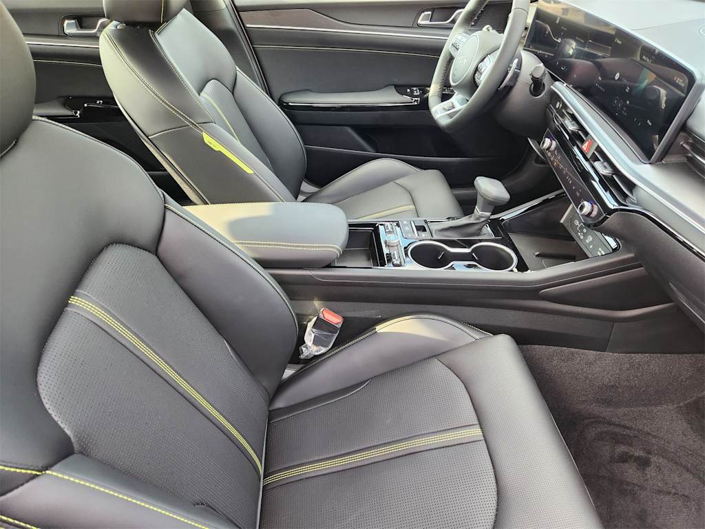 Thumbnail: 2026 Kia K5 - 9