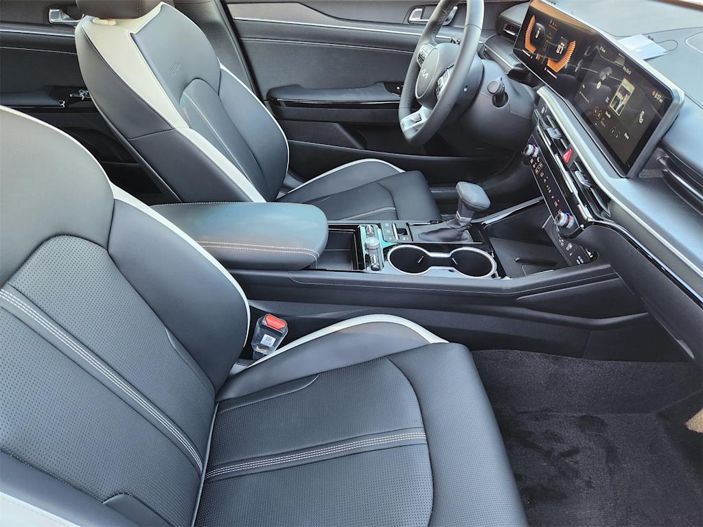 Thumbnail: 2026 Kia K5 - 10