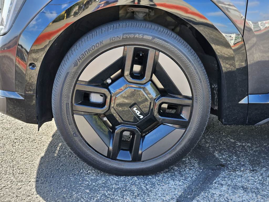 Thumbnail: 2024 Kia EV9 - 17