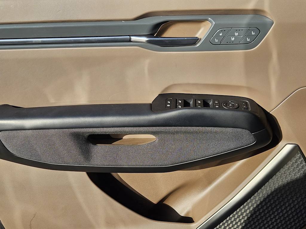 Thumbnail: 2024 Kia EV9 - 24