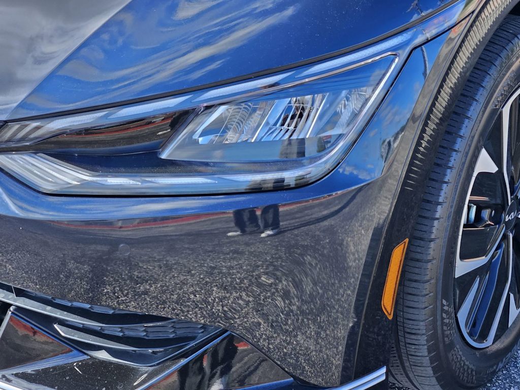 Thumbnail: 2023 Kia EV6 - 17