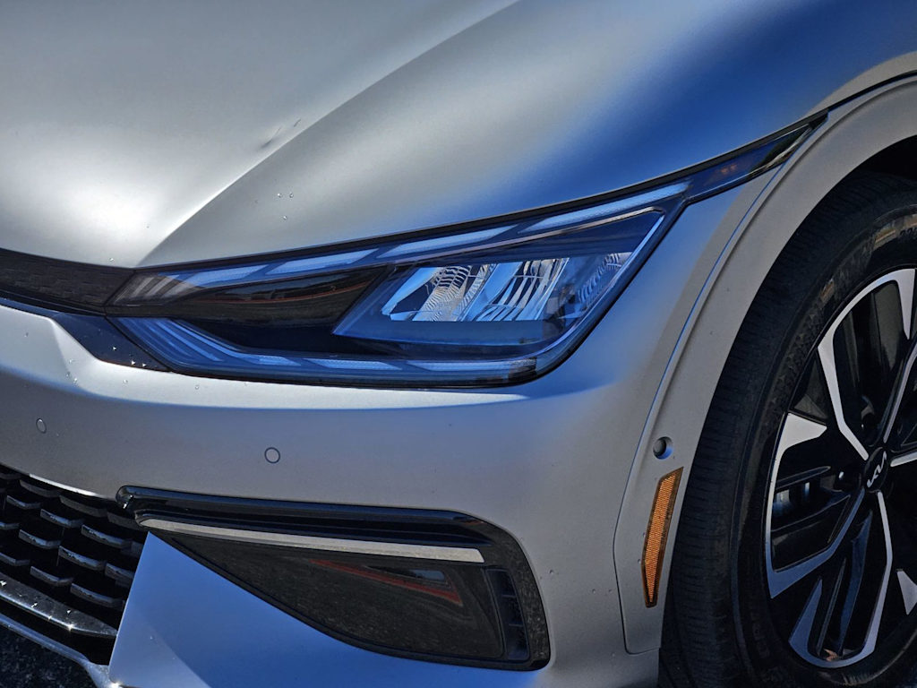 Thumbnail: 2023 Kia EV6 - 17