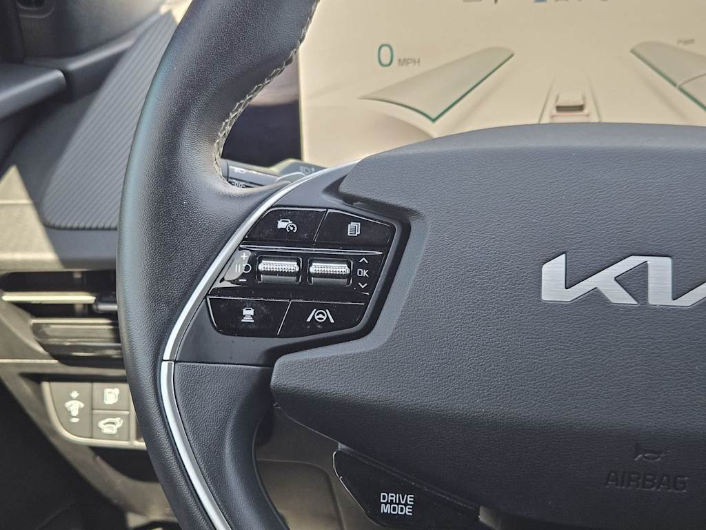 Thumbnail: 2023 Kia EV6 - 26