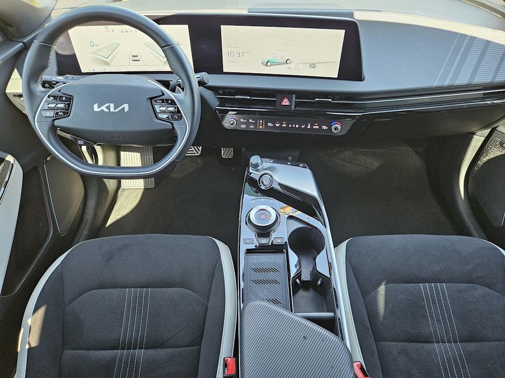 Thumbnail: 2023 Kia EV6 - 2