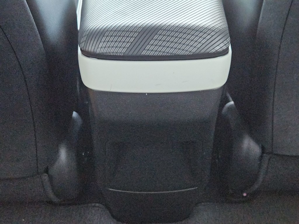 Thumbnail: 2023 Kia EV6 - 28