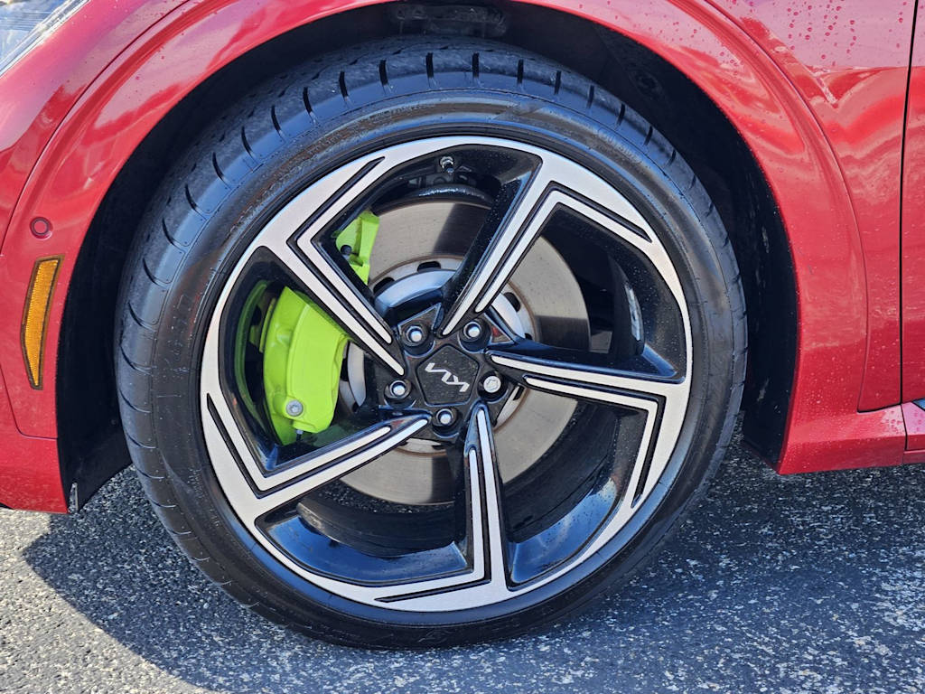 Thumbnail: 2023 Kia EV6 - 17
