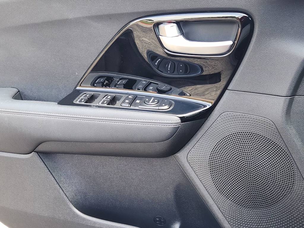 Thumbnail: 2022 Kia Niro - 27