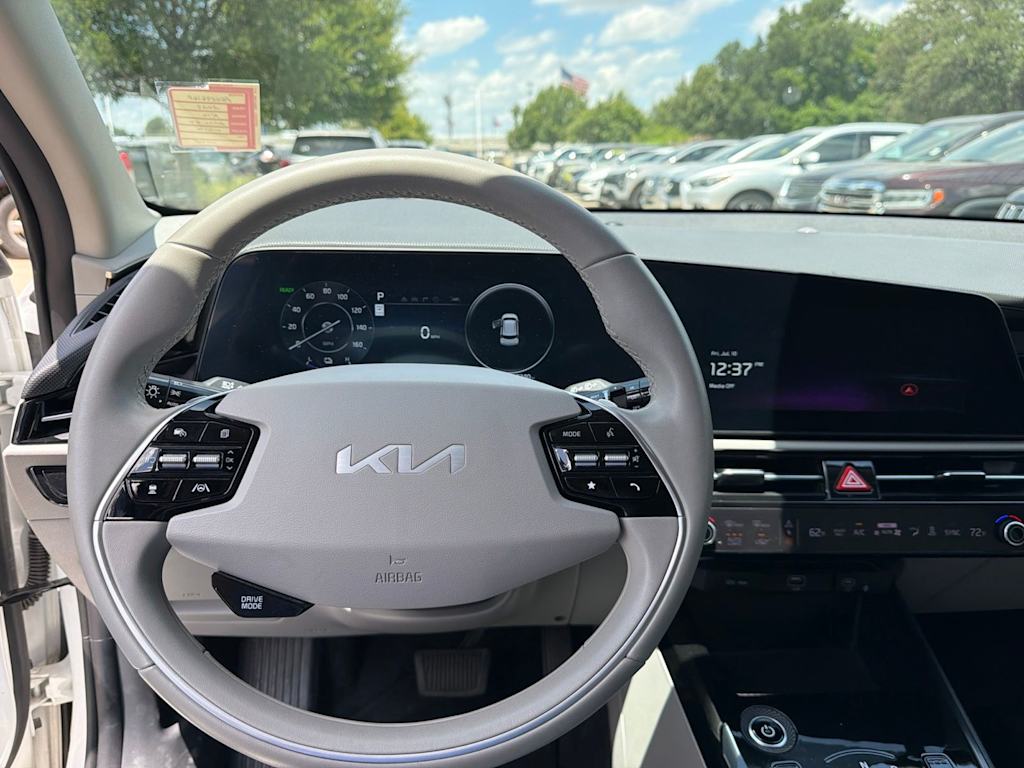 Thumbnail: 2023 Kia Niro - 2
