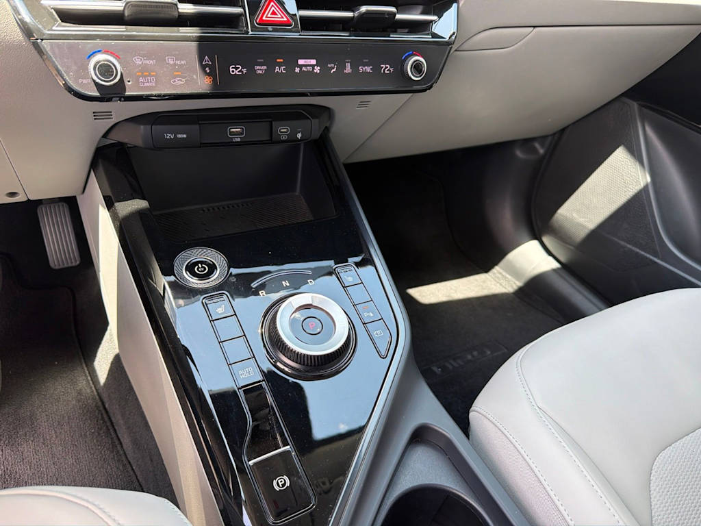 Thumbnail: 2023 Kia Niro - 9