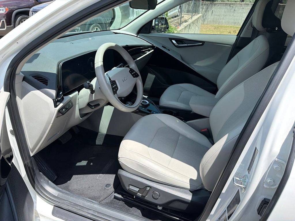 Thumbnail: 2023 Kia Niro - 6