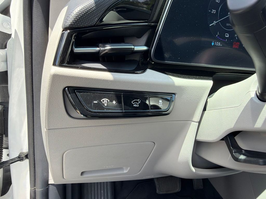 Thumbnail: 2023 Kia Niro - 12