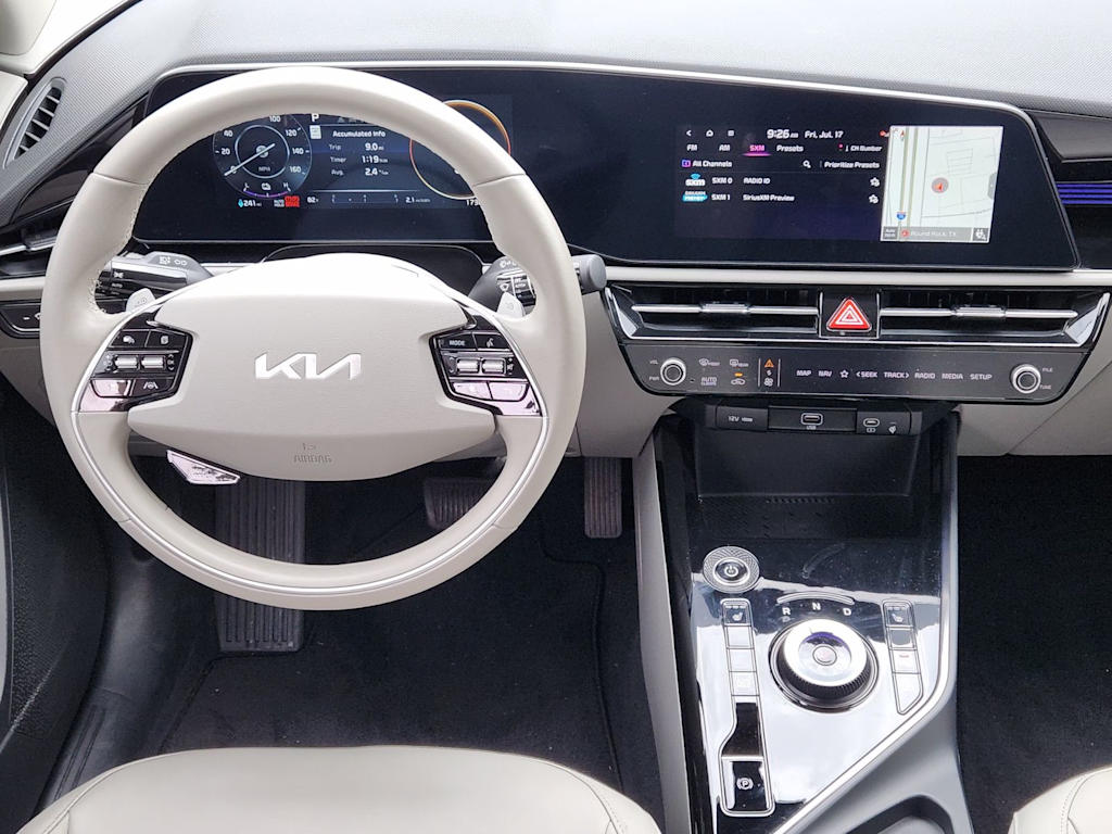 Thumbnail: 2023 Kia Niro - 7