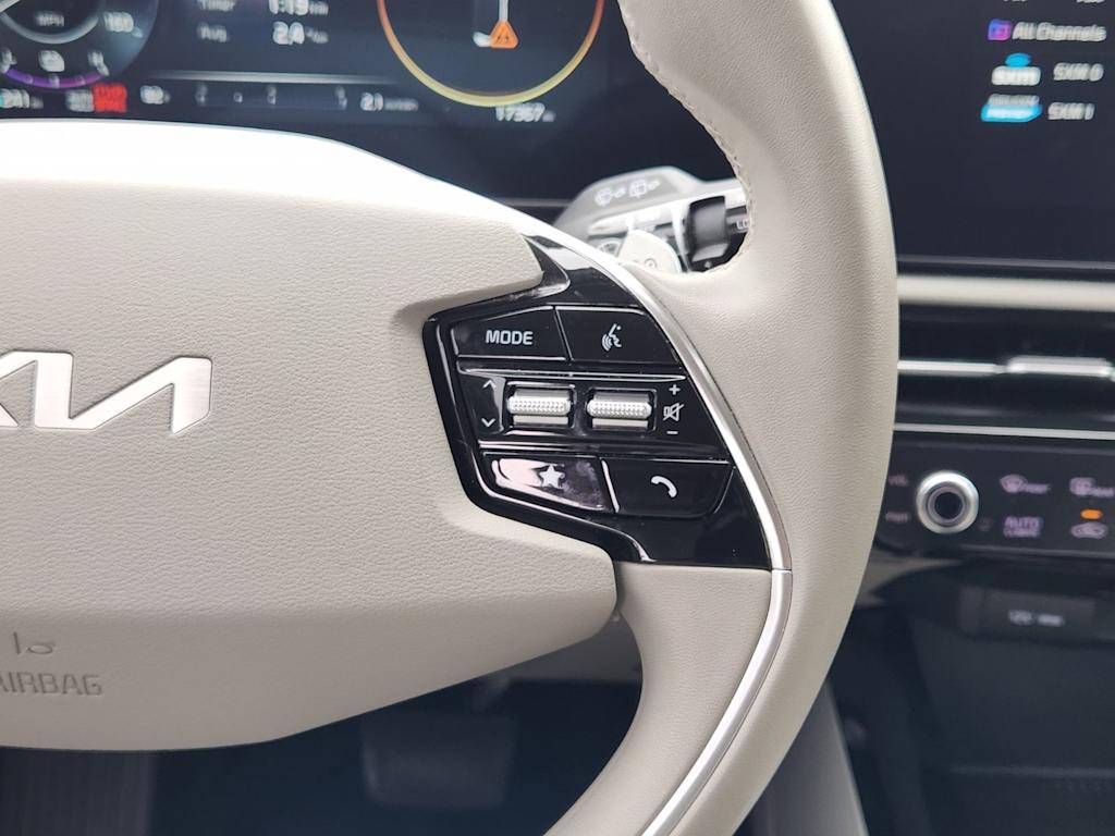 Thumbnail: 2023 Kia Niro - 28