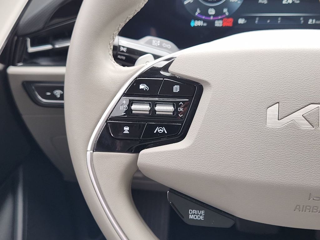 Thumbnail: 2023 Kia Niro - 27