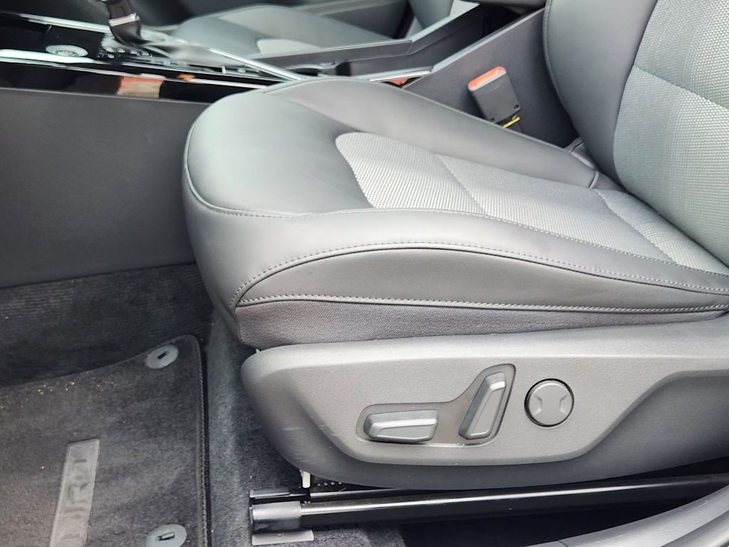 Thumbnail: 2024 Kia Niro - 28