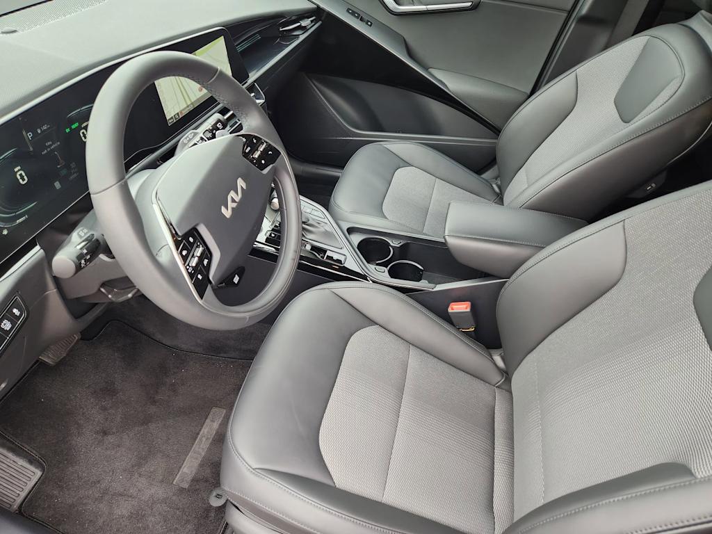 Thumbnail: 2024 Kia Niro - 8