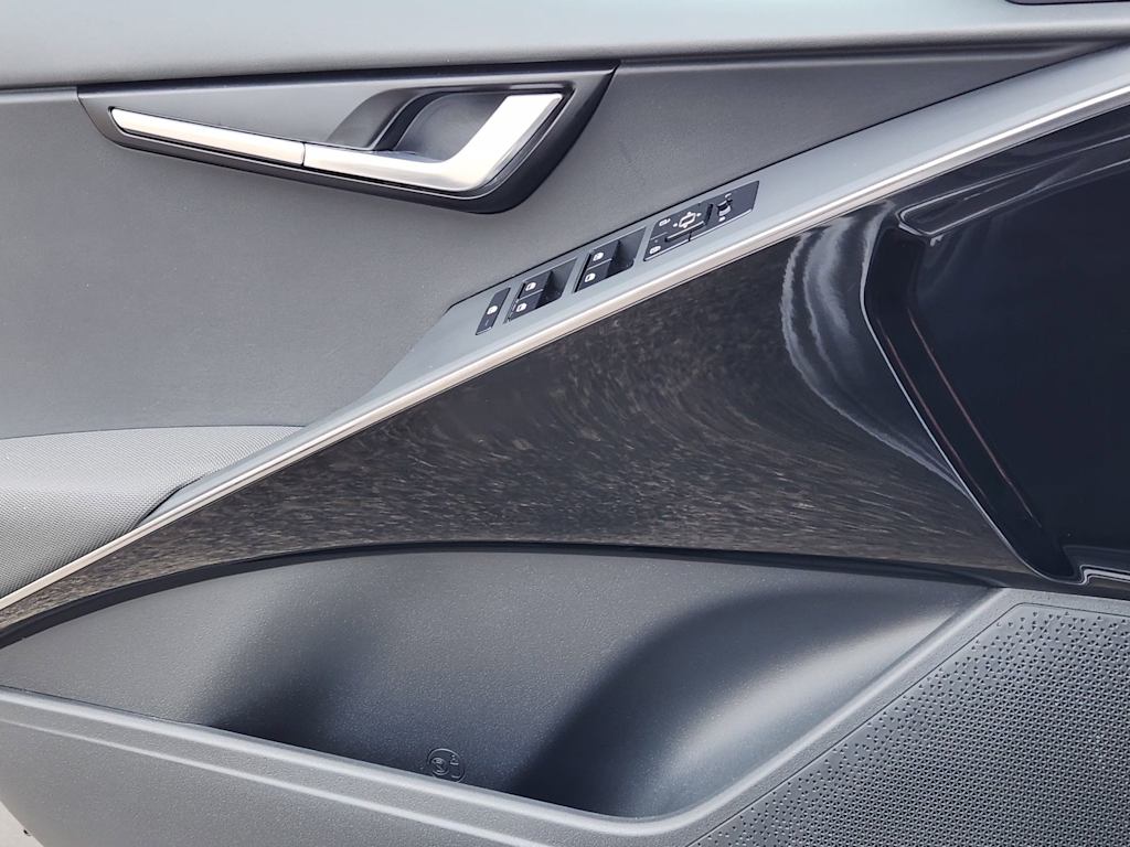 Thumbnail: 2024 Kia Niro - 14