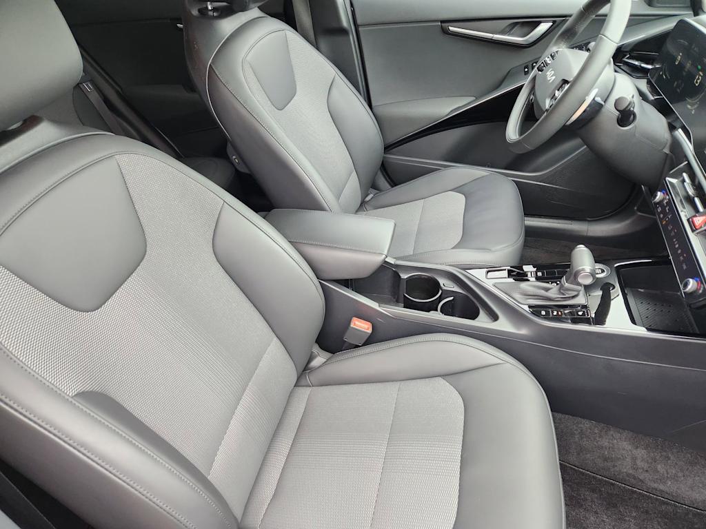 Thumbnail: 2024 Kia Niro - 22