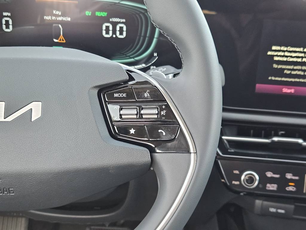 Thumbnail: 2026 Kia Niro - 24
