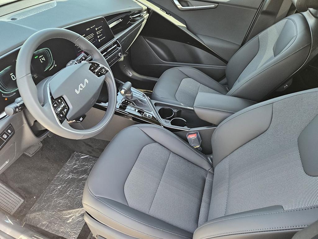 Thumbnail: 2026 Kia Niro - 7