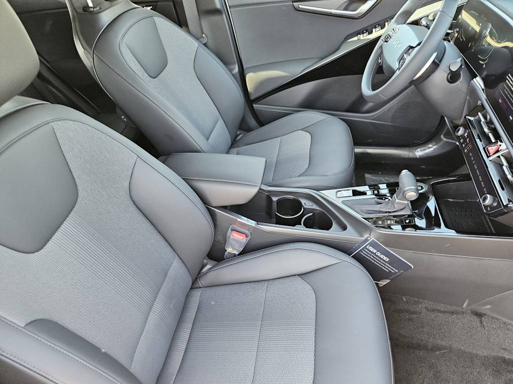 Thumbnail: 2026 Kia Niro - 18