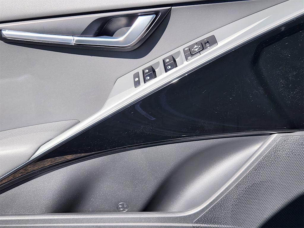 Thumbnail: 2026 Kia Niro - 23