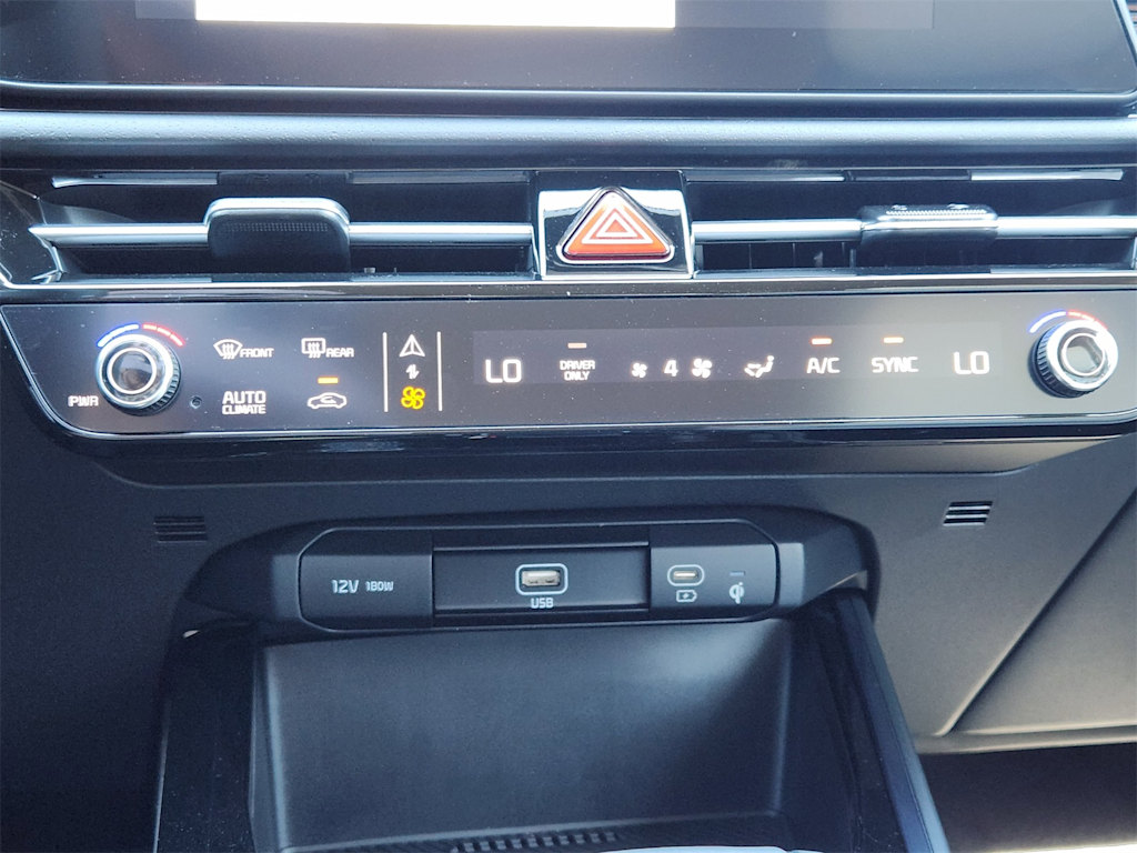 Thumbnail: 2026 Kia Niro - 22